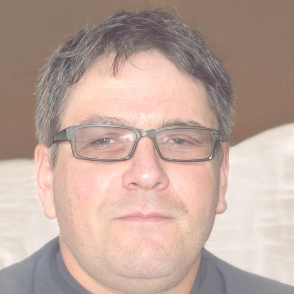 Retrato profesional de Evaristo Mendizábal, especialista en planificación financiera
